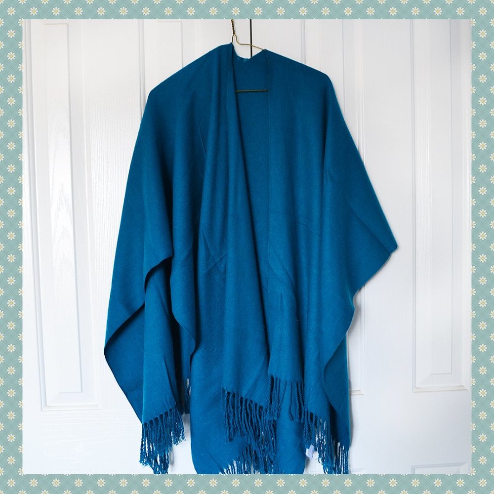 3/$30 - Suzy Shier Teal Poncho - Picture 5 of 6